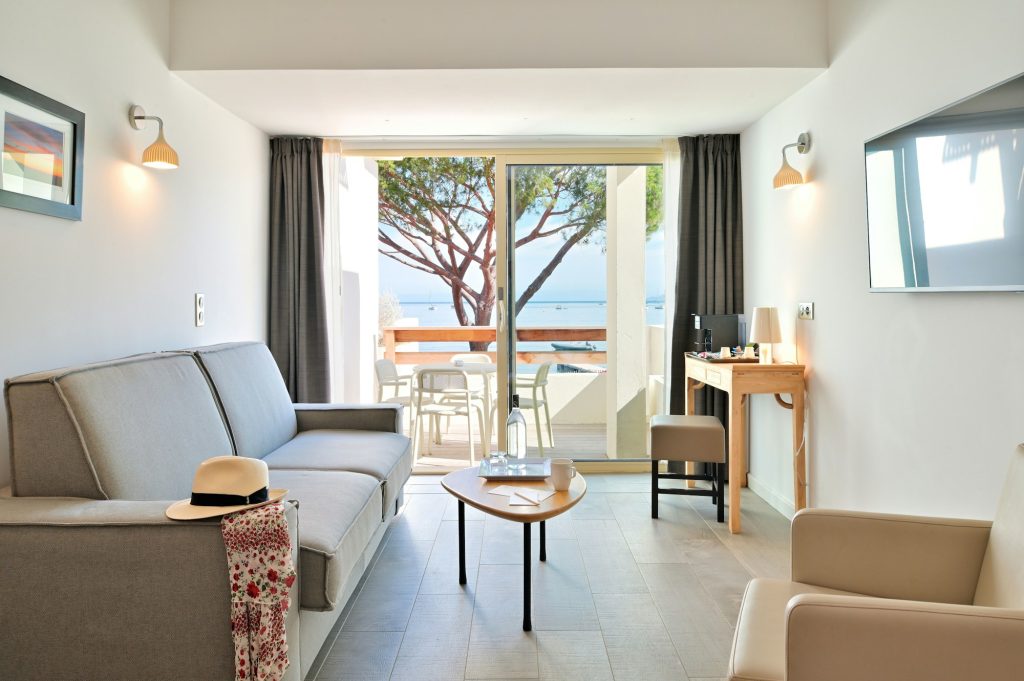 Sea Laterale Balcony Suite - Living Area