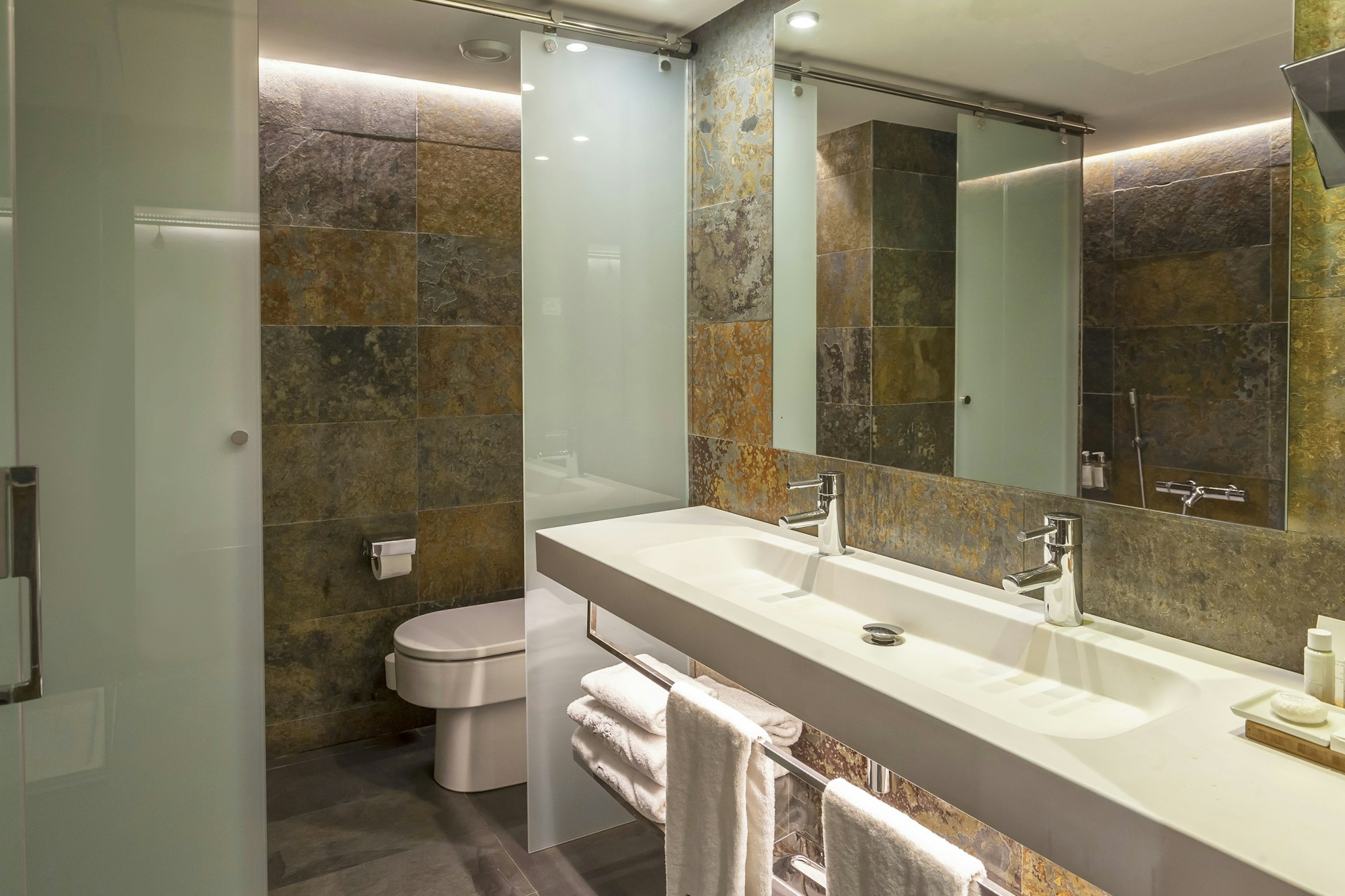 Classic Room - Bathroom