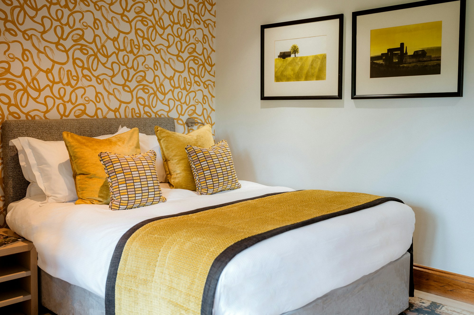 Comfy King Room - Bedroom