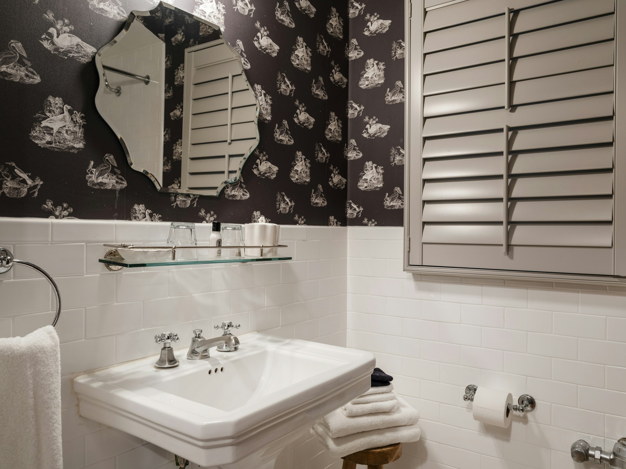Classic with King Bed - Bathroom