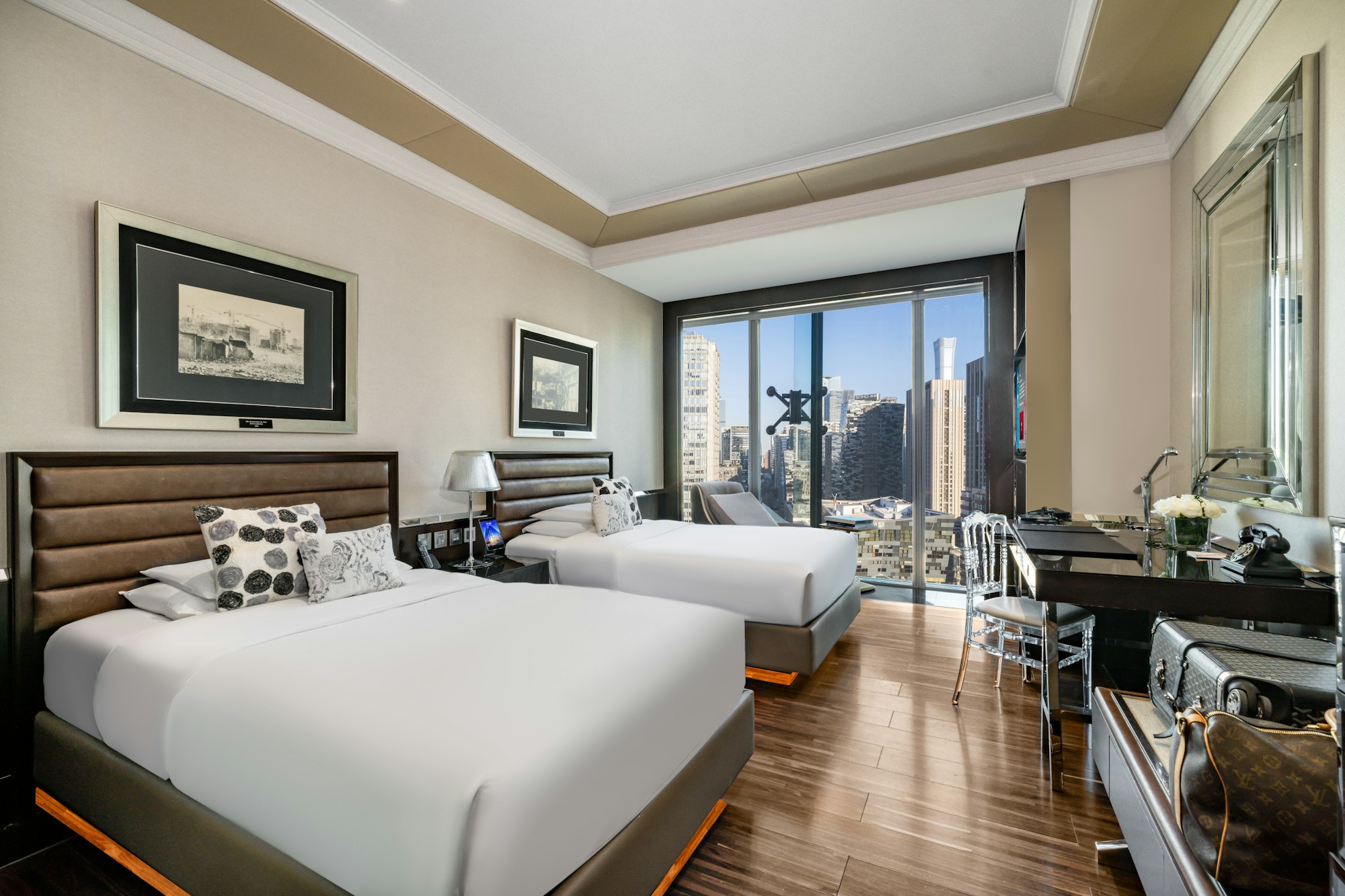 Deluxe Room Twin Beds - Bedroom