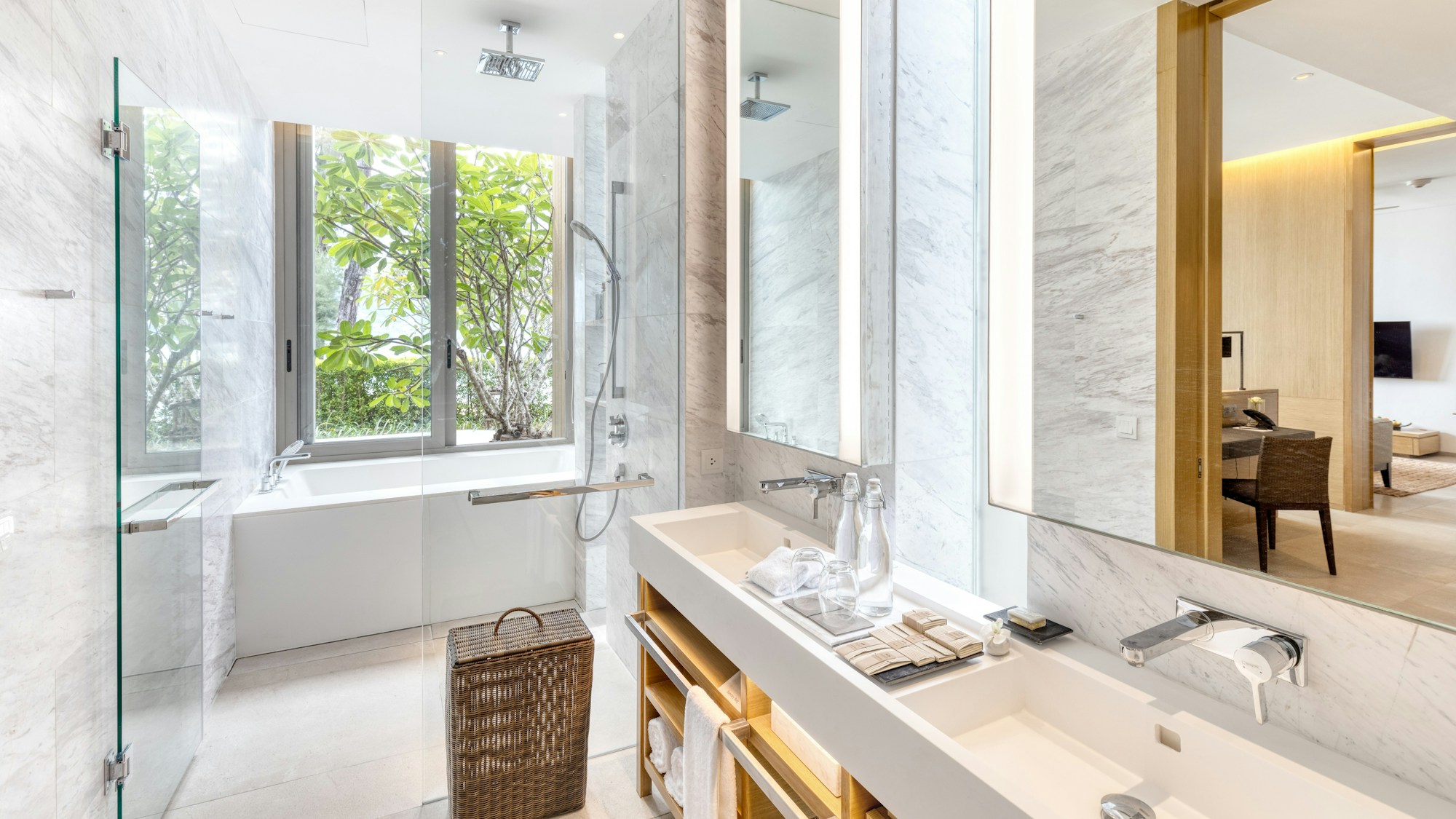 2 Bedroom Grand Azure SeaFront Pool Suite
