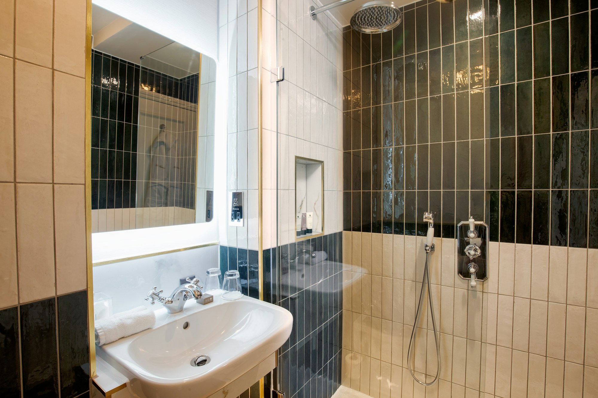 Executive King/Twin Room - Bathroom