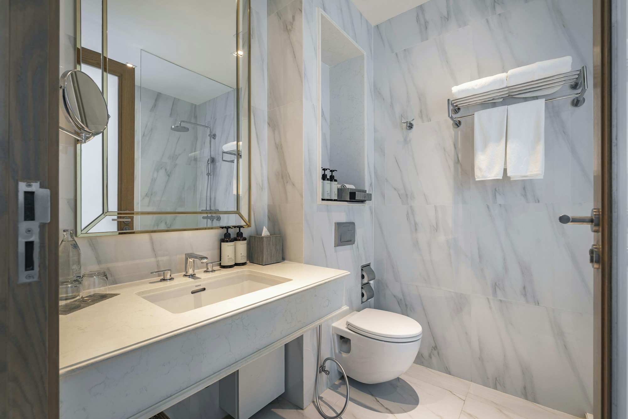 Family Garden View Suite - Bathroom