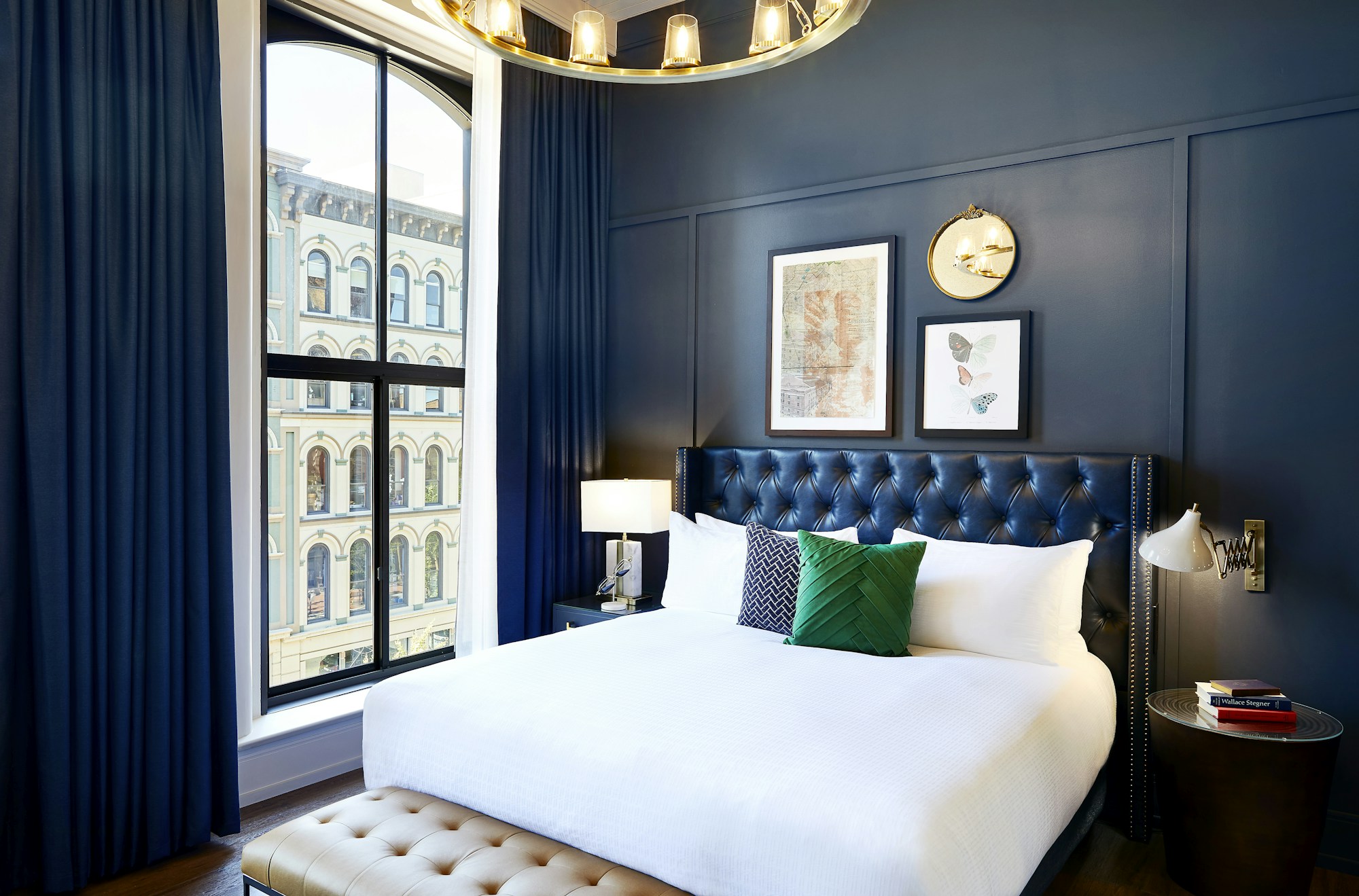 City View Corner King Room