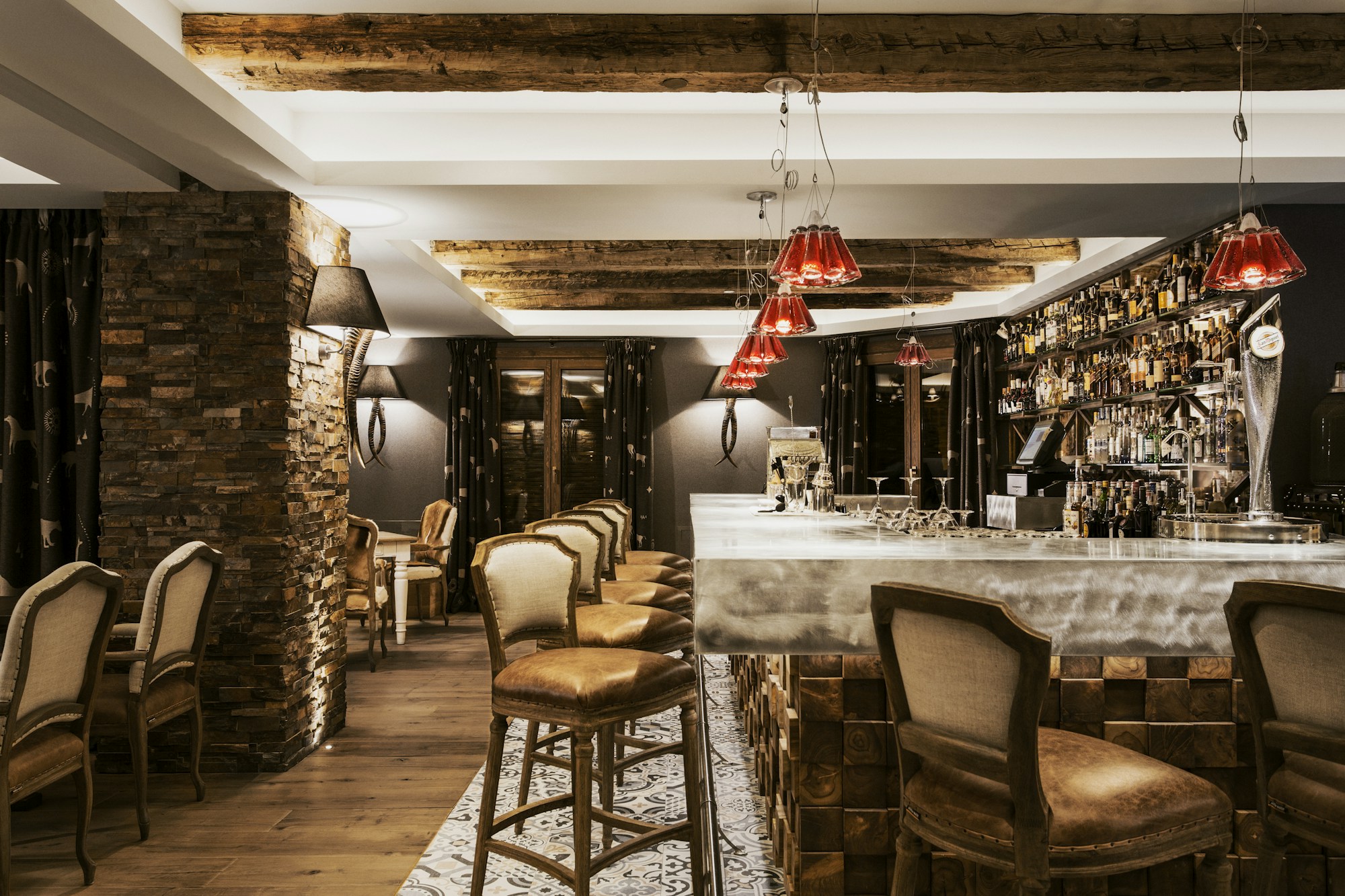 El Lodge Bar