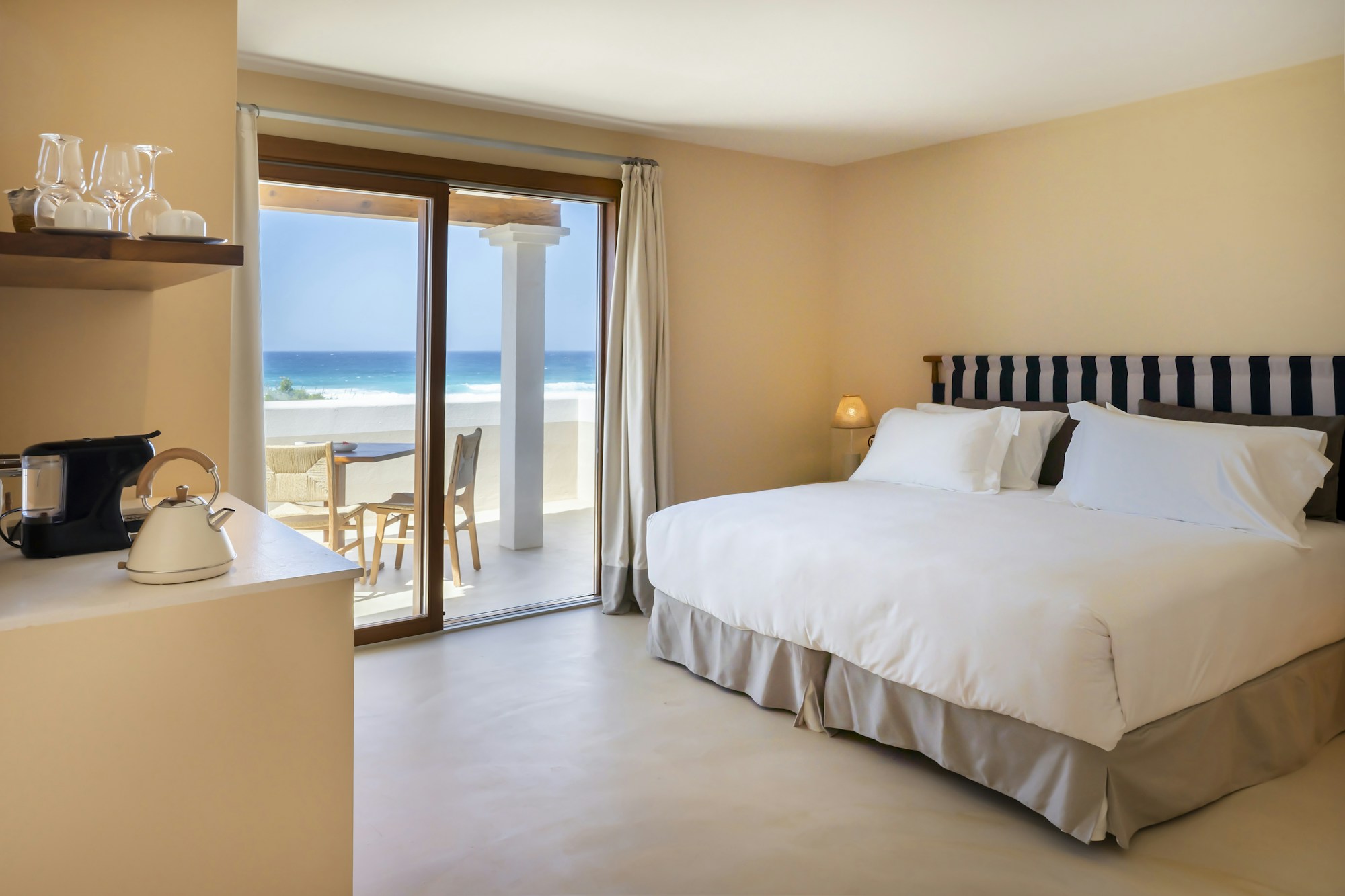 Panoramic Sea View Suite - Bedroom
