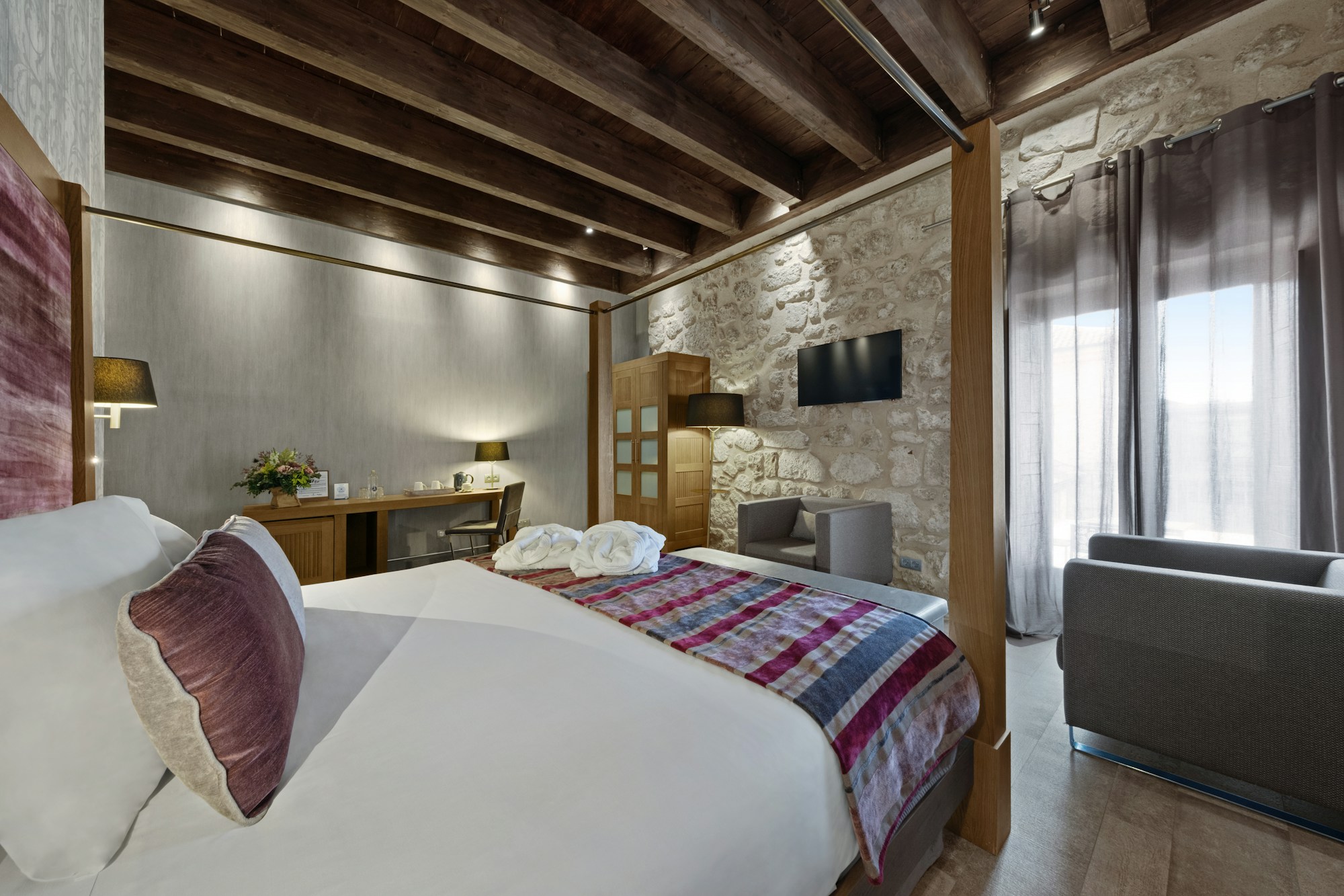 Deluxe Historical Room - Bedroom
