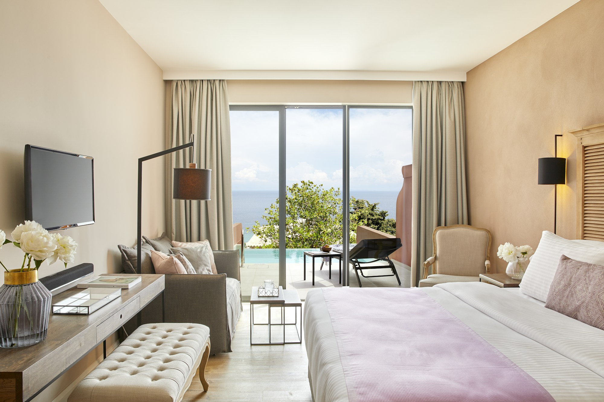 Junior Suite with Private Pool - Bedroom