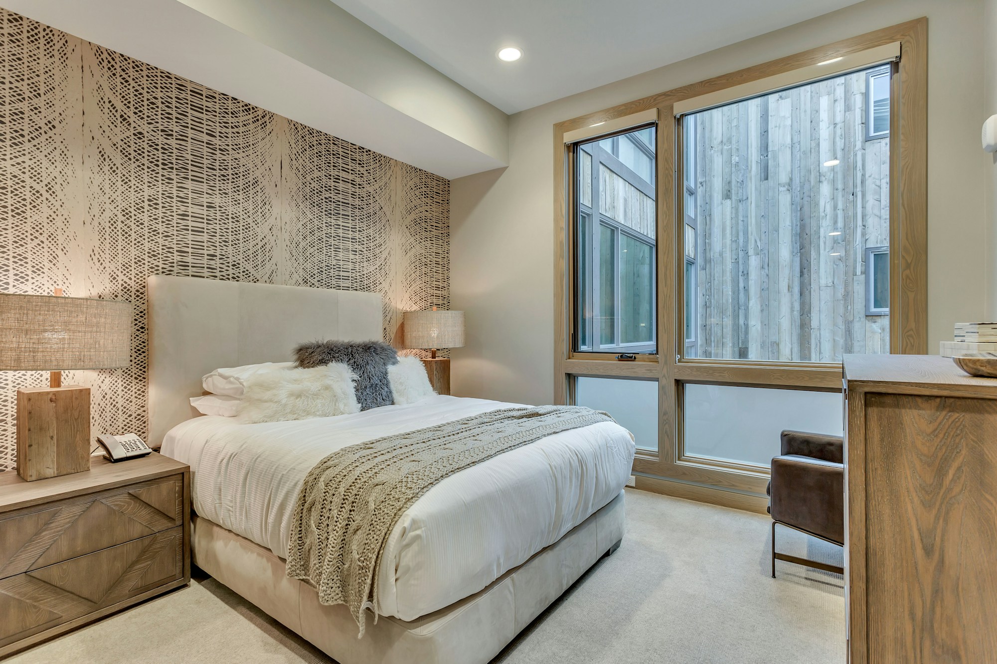 Premium Three Bedroom Suite with Queen Hotel - Bedroom