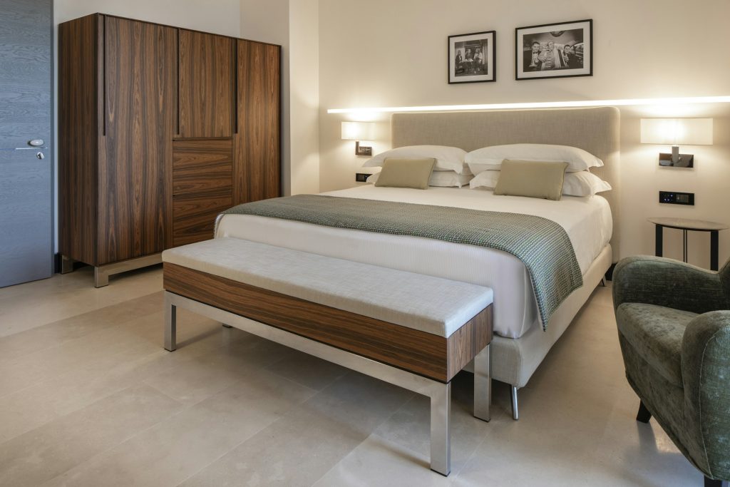 Corner Suite - Bedroom