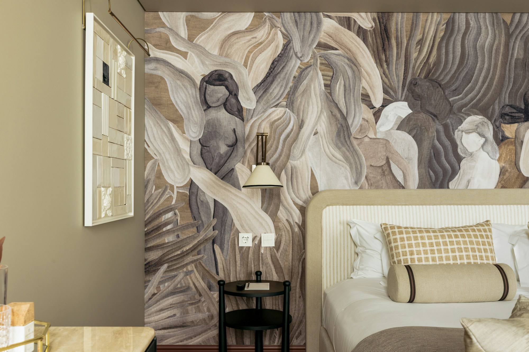 Deluxe Room - Bedroom