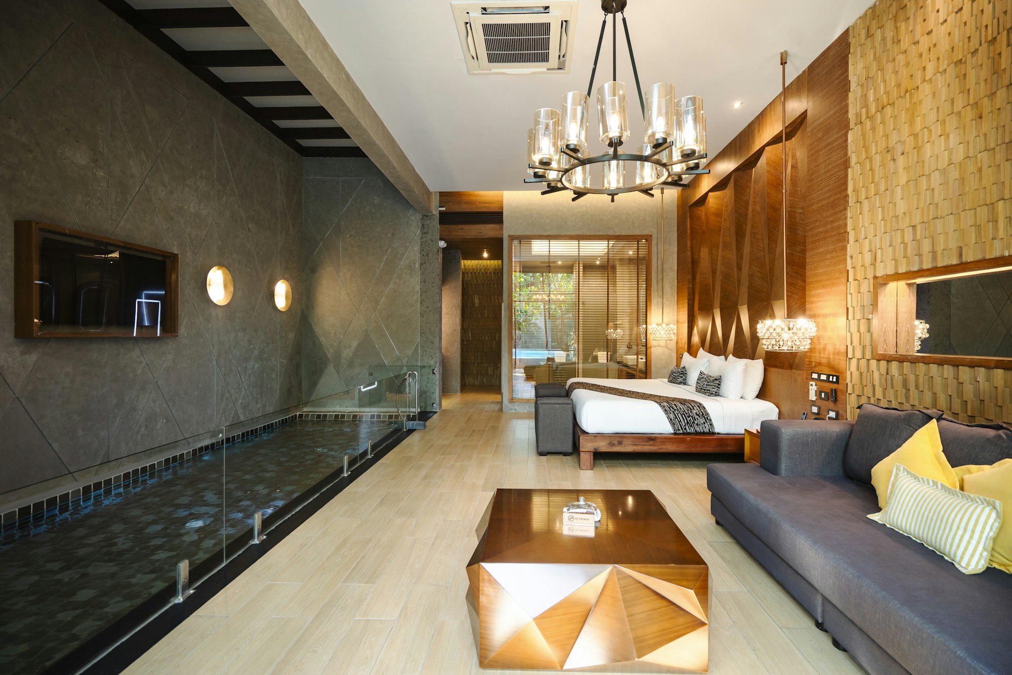 Deluxe Pool Villa with Pool Access - Bedroom & Living Area