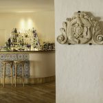 Pool Bar