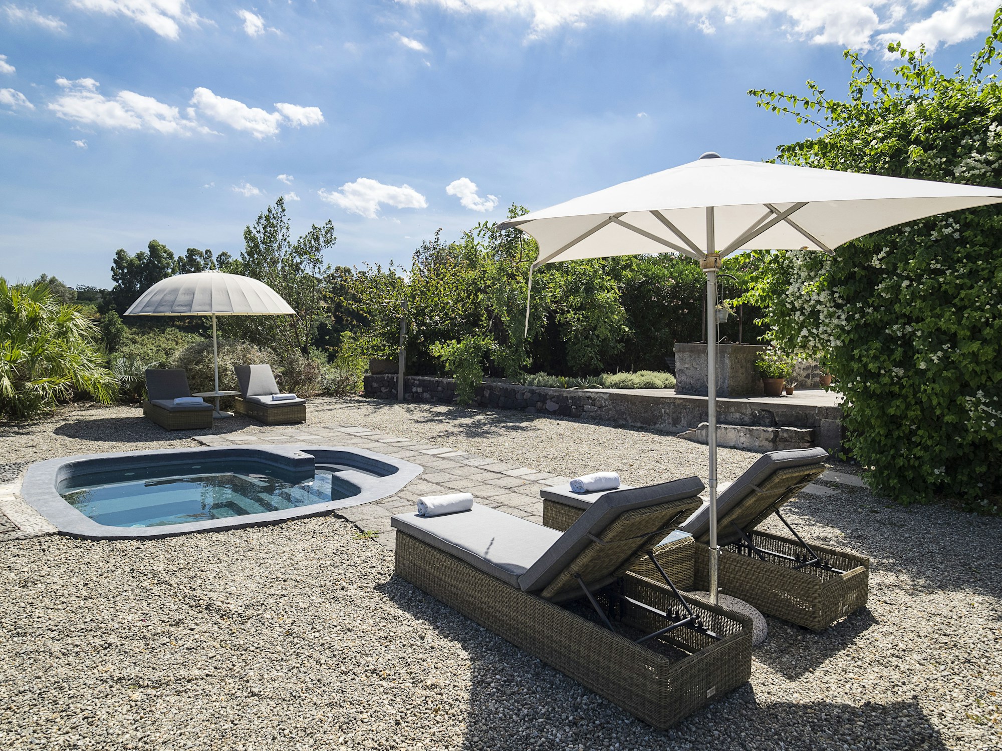Jacuzzi Sicilian Villa