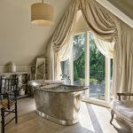 The Loft - Bathtub