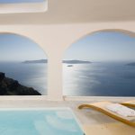 Grand Suite Veranda - Sunbeds & Caldera View