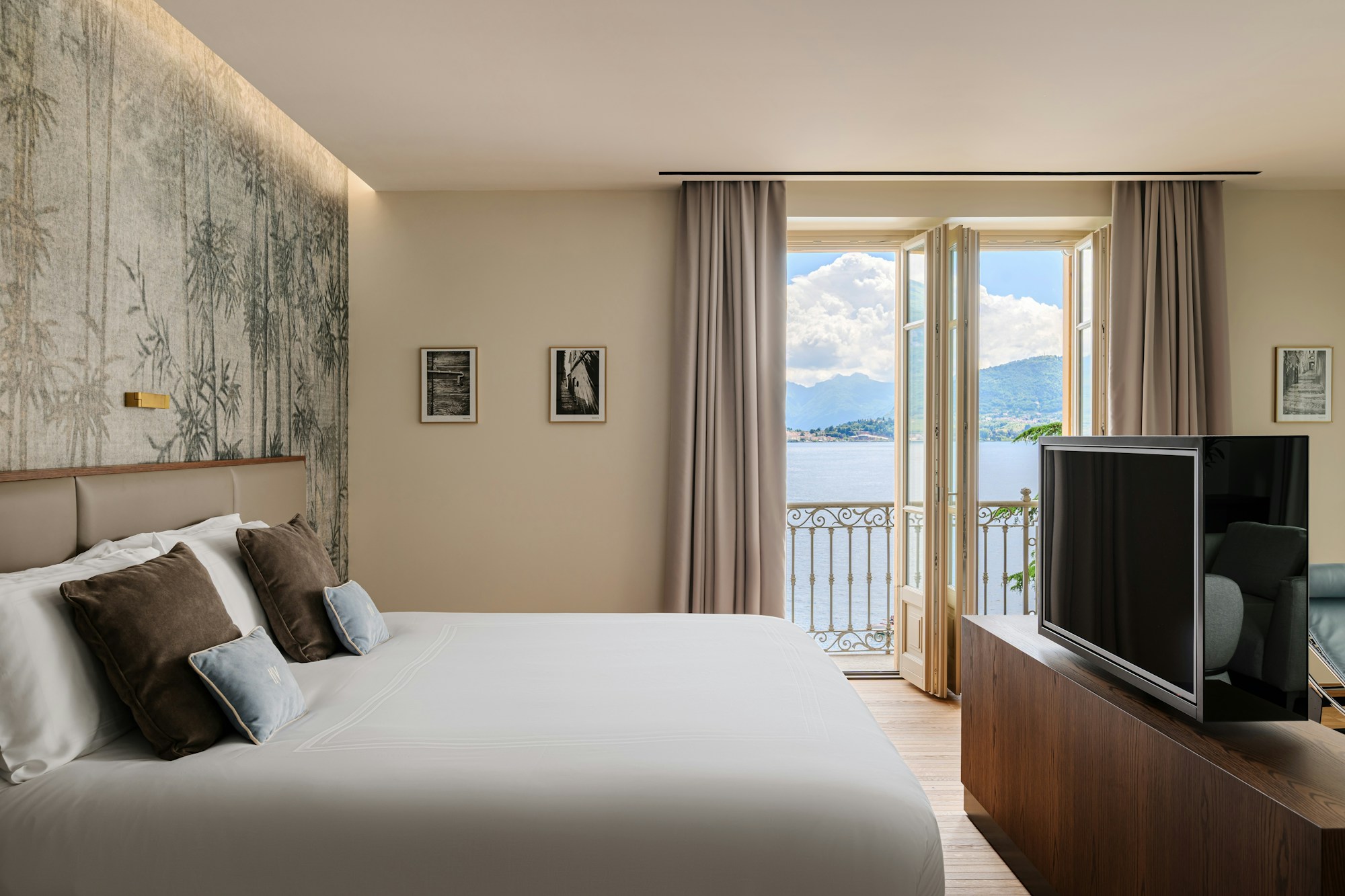 Presidential Suite Lake View - Bedroom