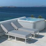 Glam Jacuzzi Retreat terrace