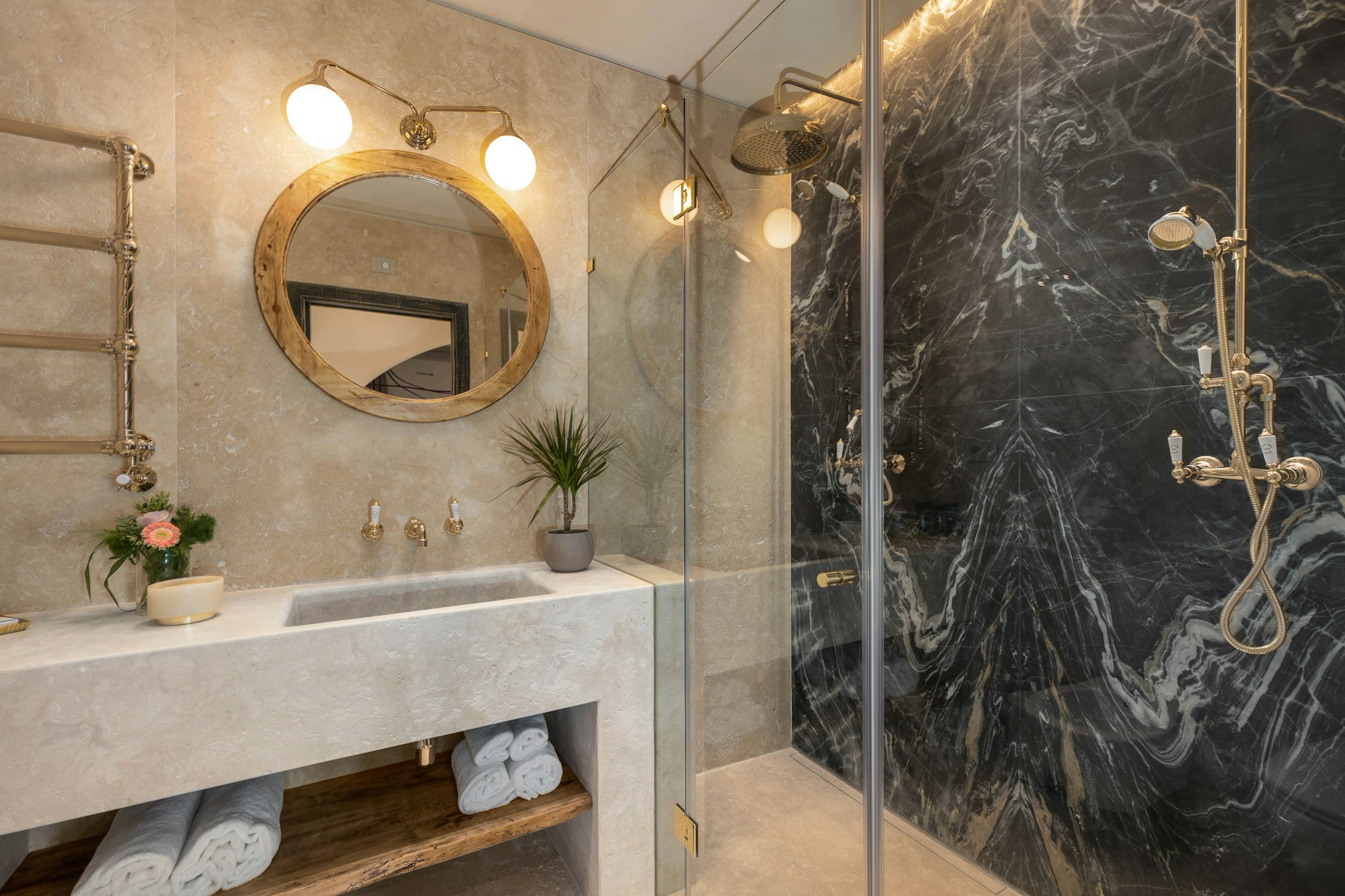 Suite Patio - Bathroom