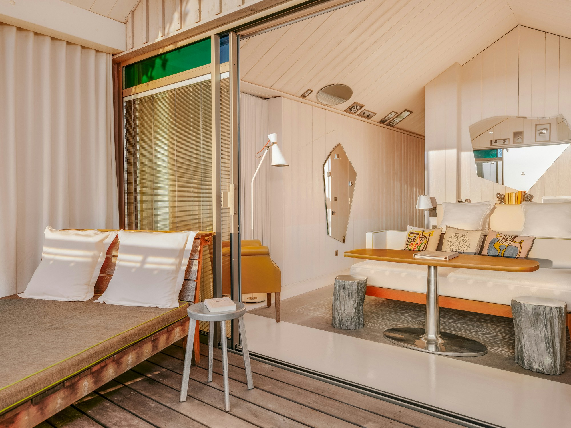Ocean Room Upper Floor - Bedroom