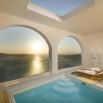 Grand Suite Veranda - Sunbeds & Caldera View