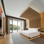 Luxury Lakeview Suite - Bedroom