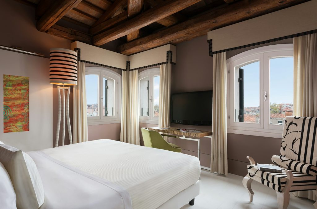 Superior - Bedroom