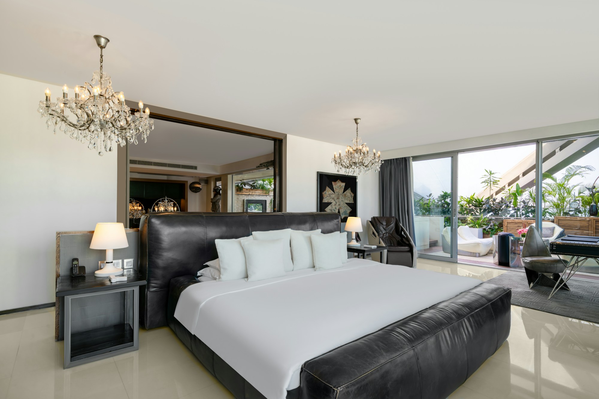 Grand Deluxe Lagoon Suite - Bedroom