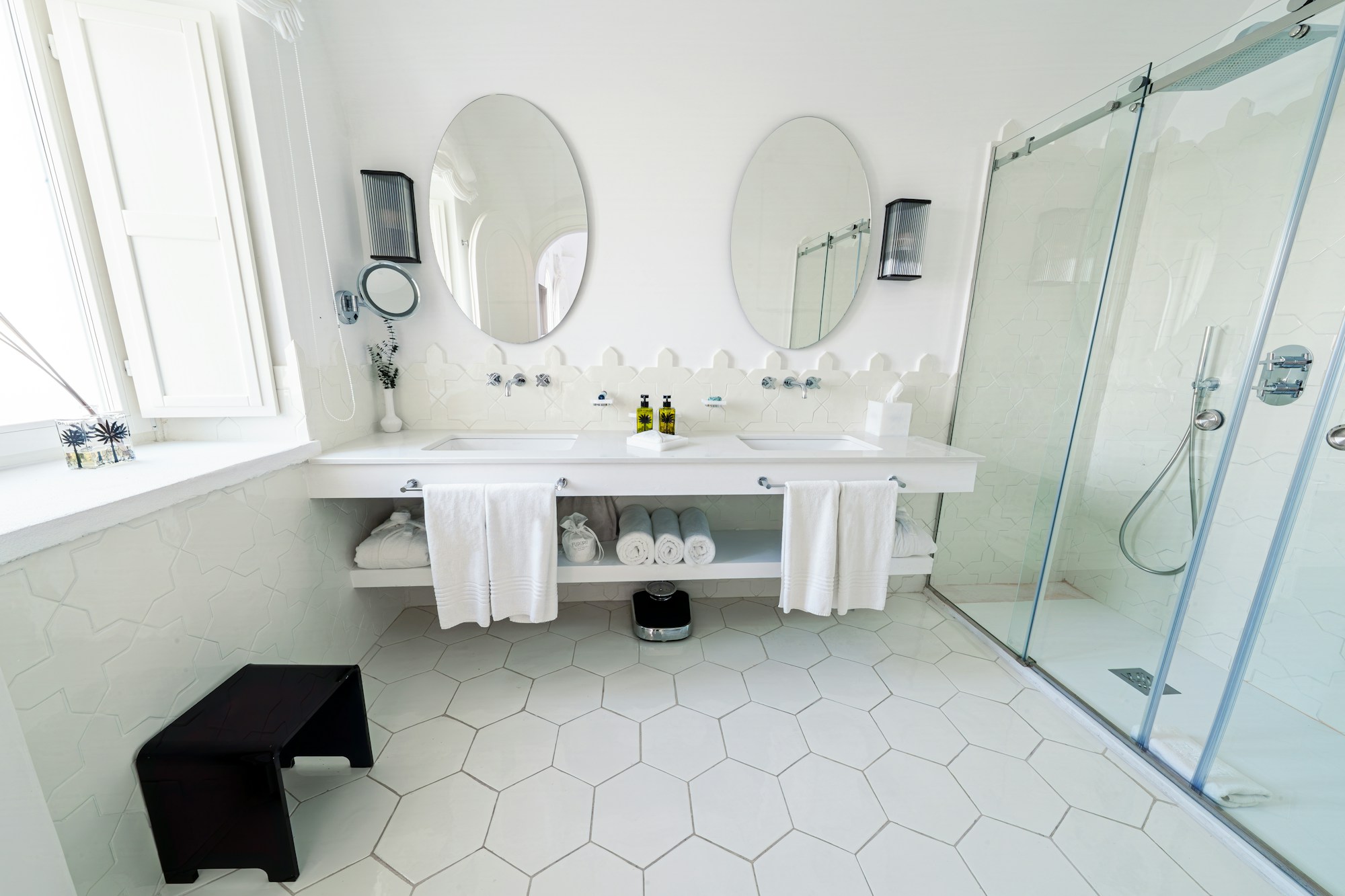 Luxury Suite Jacuzzi - Bathroom