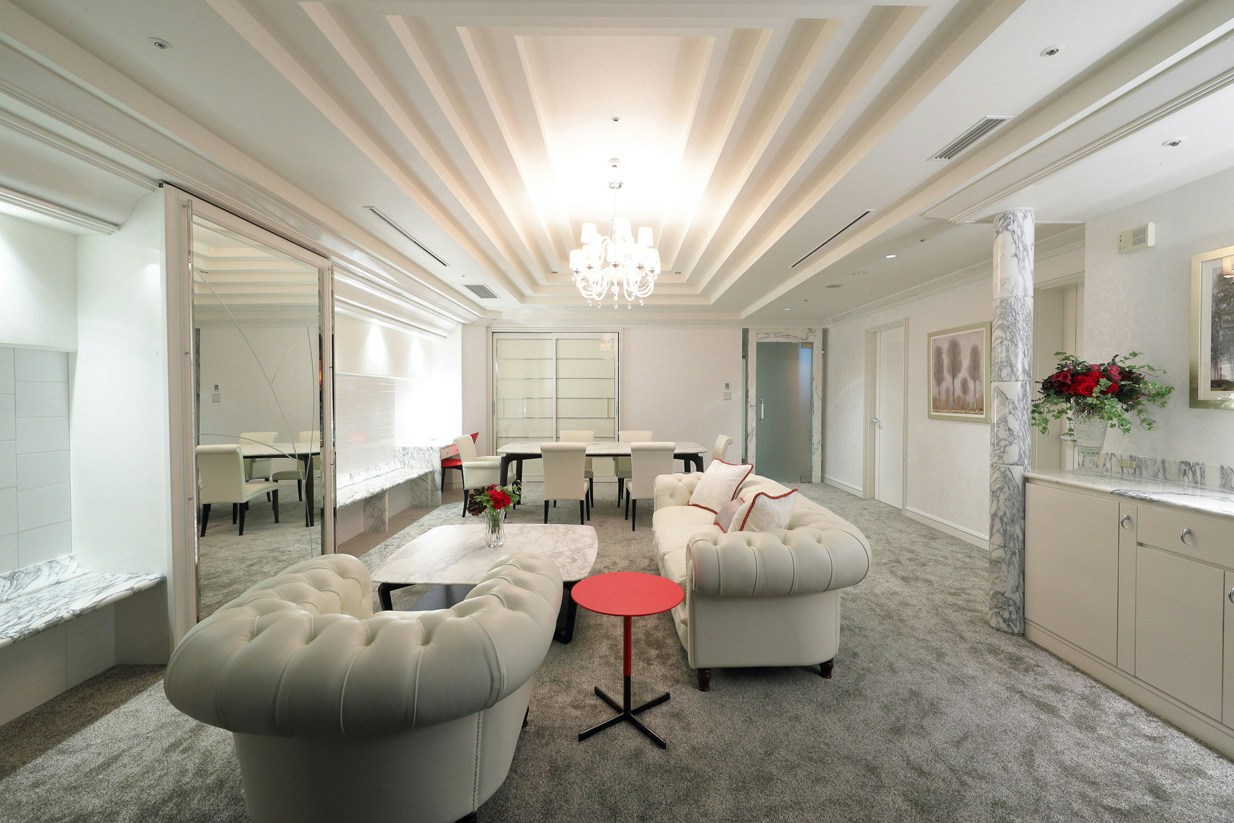 La Reine Suite Twin - Living Area