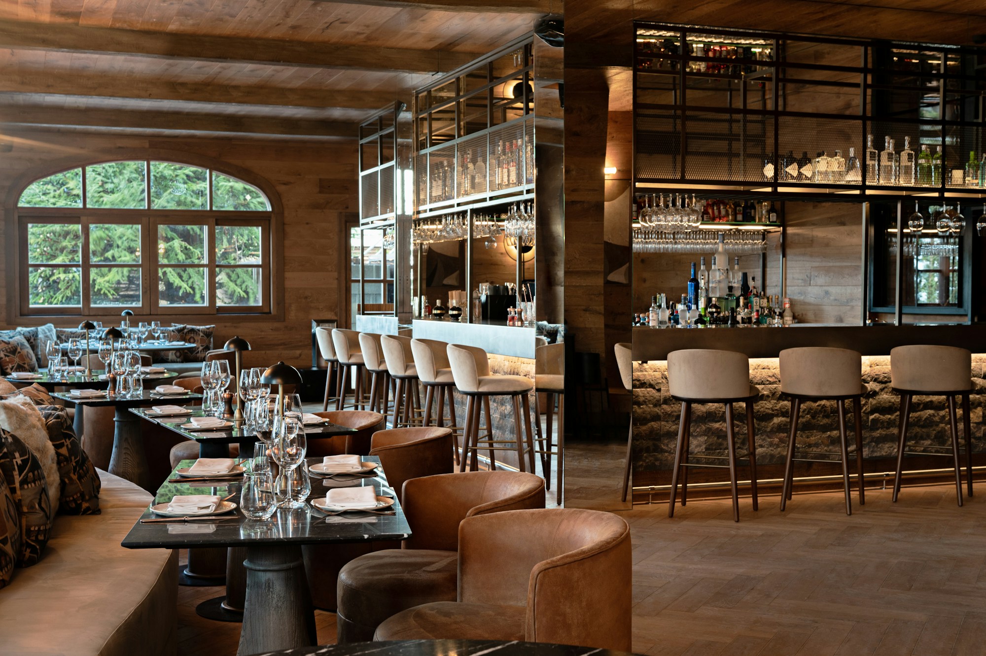 Restaurant & Bar