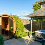 Spa Suite - Outdoor Sauna & Hot Tub