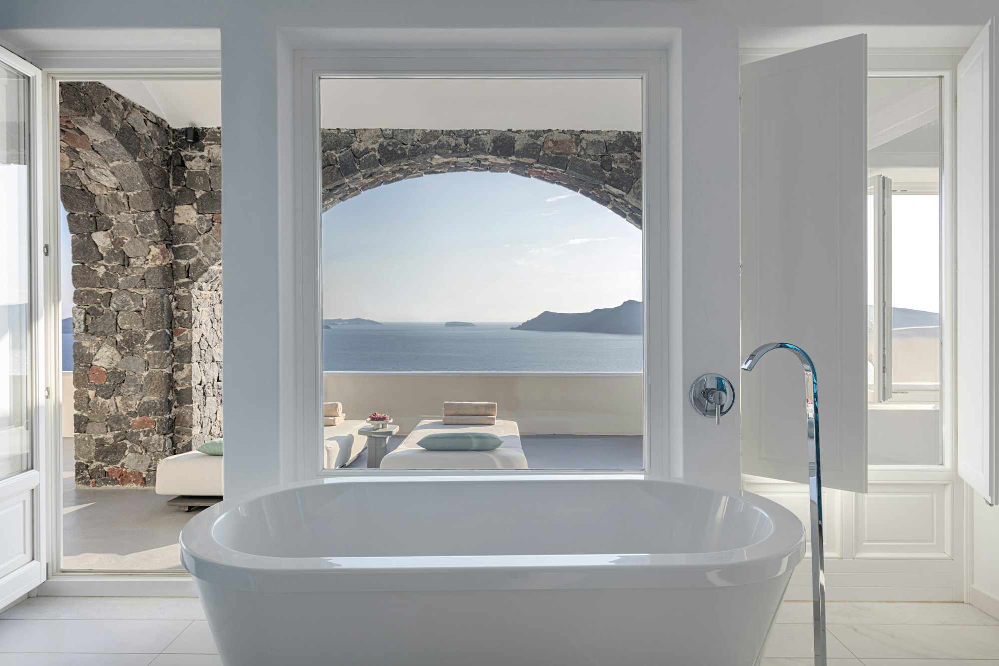 Executive Suite with Cave Pool - Bathtub