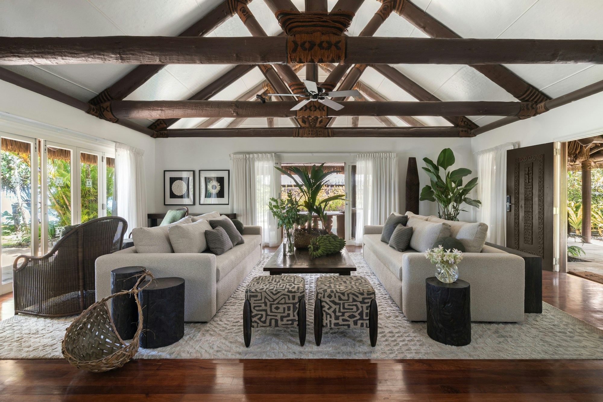 2BR Beachfront Pool Residence - Living Area