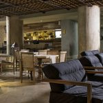 Bar & Lounge