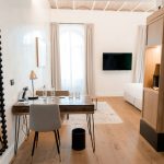 Grand Deluxe - Living Area
