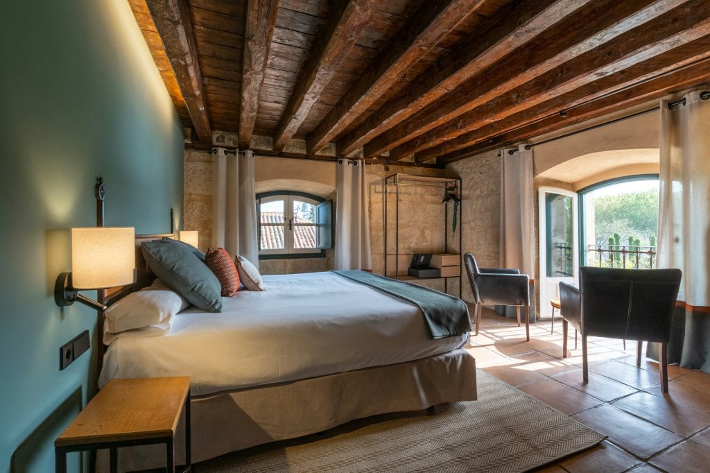 Deluxe Room - Bedroom