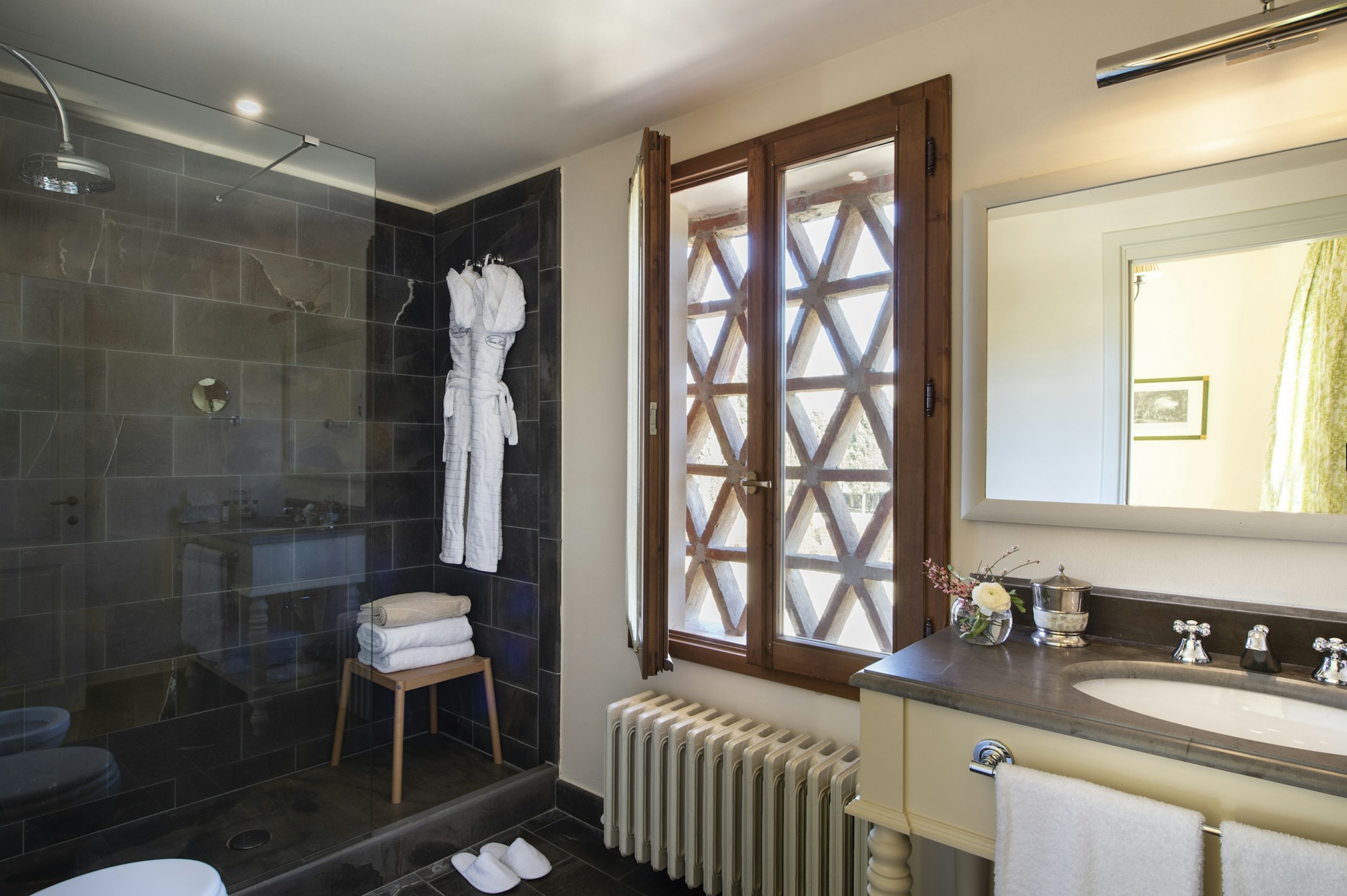 Family Cottage - Bathroom