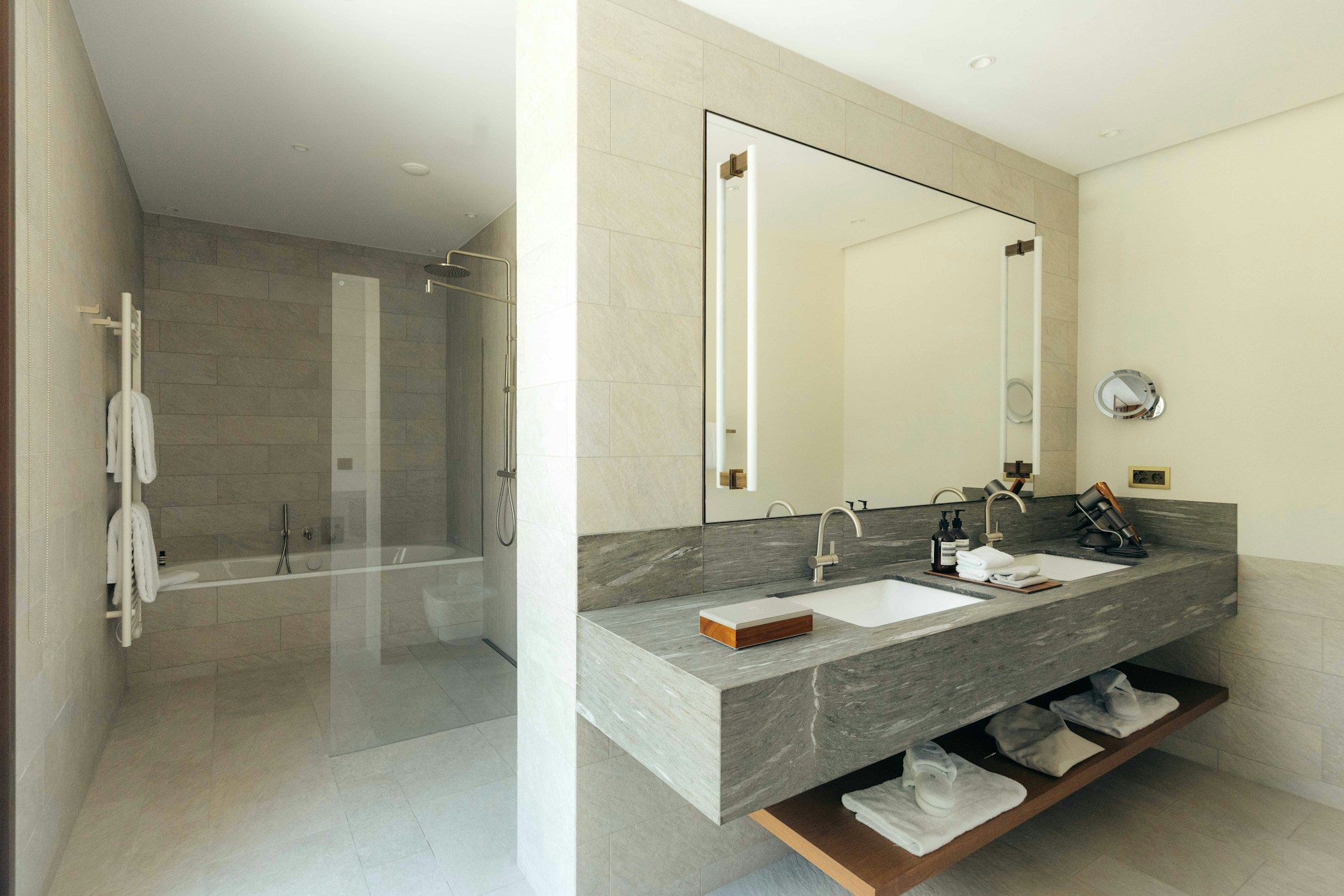 Grace Panoramic Suite
