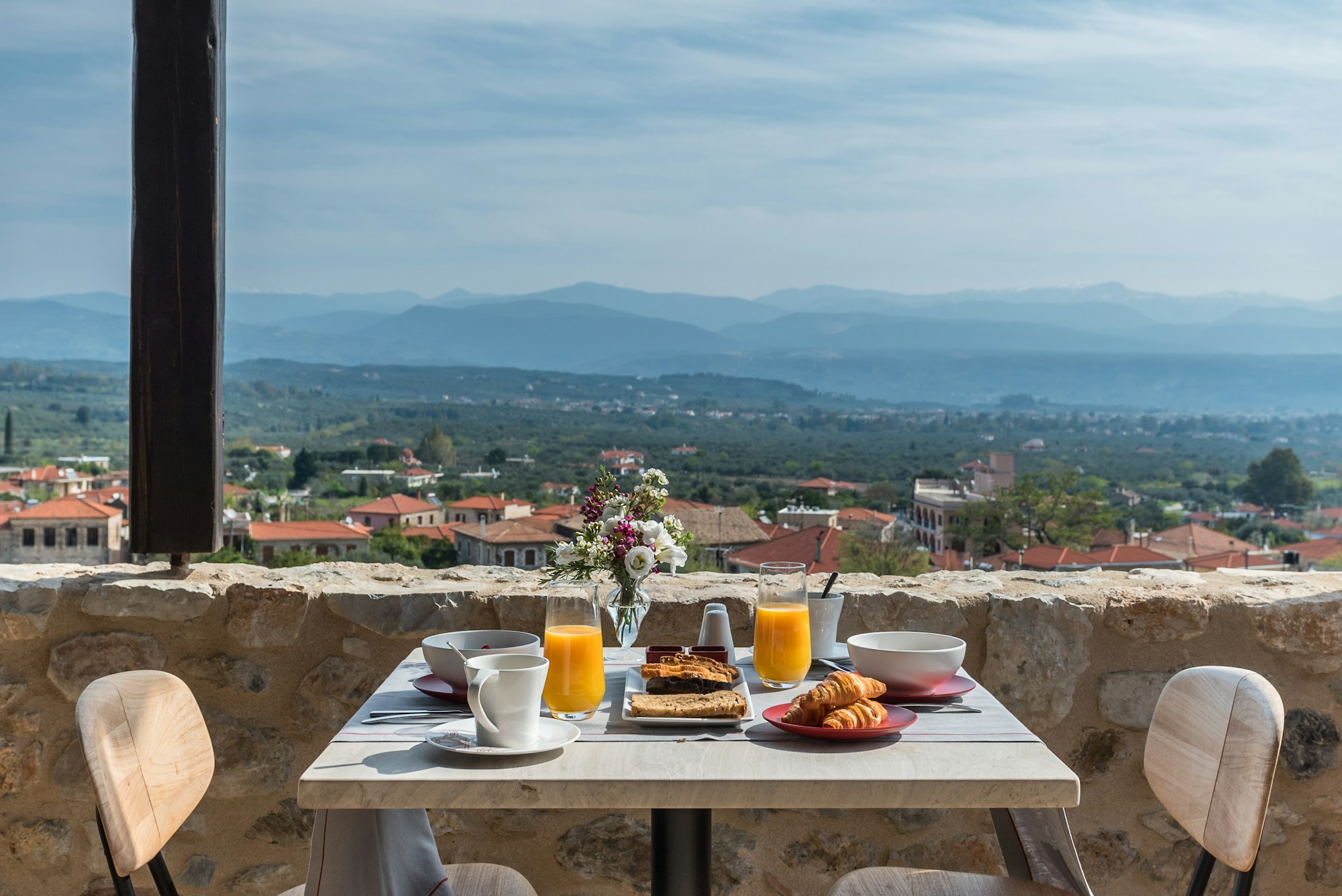 Executive Suite Breakfast At The Balcony With Sparta Valley View