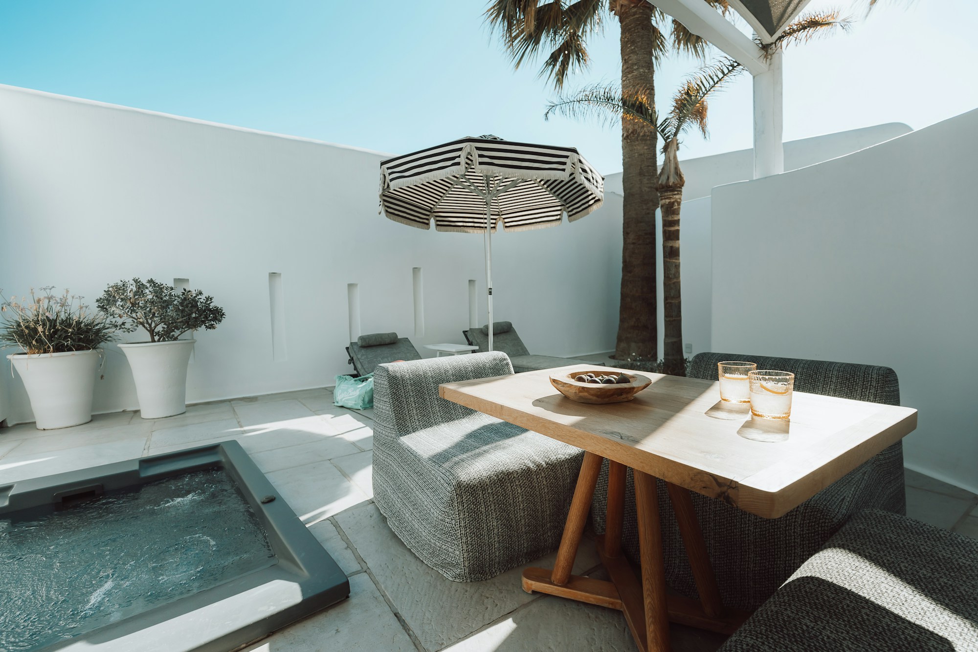 Deluxe Room Private Patio Hot Tub - Patio