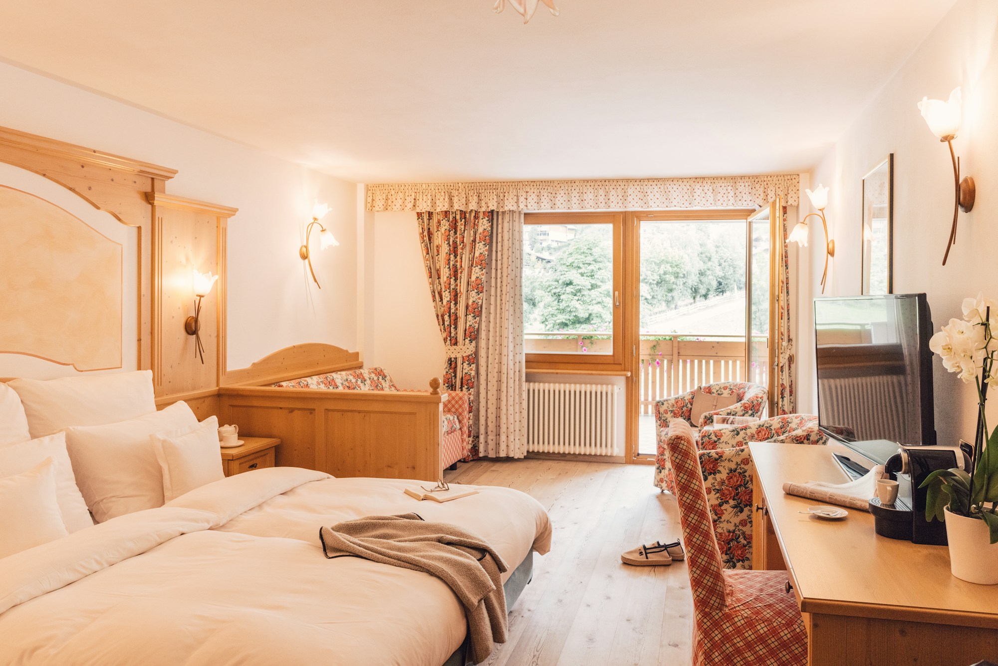 Rose Suite - Bedroom