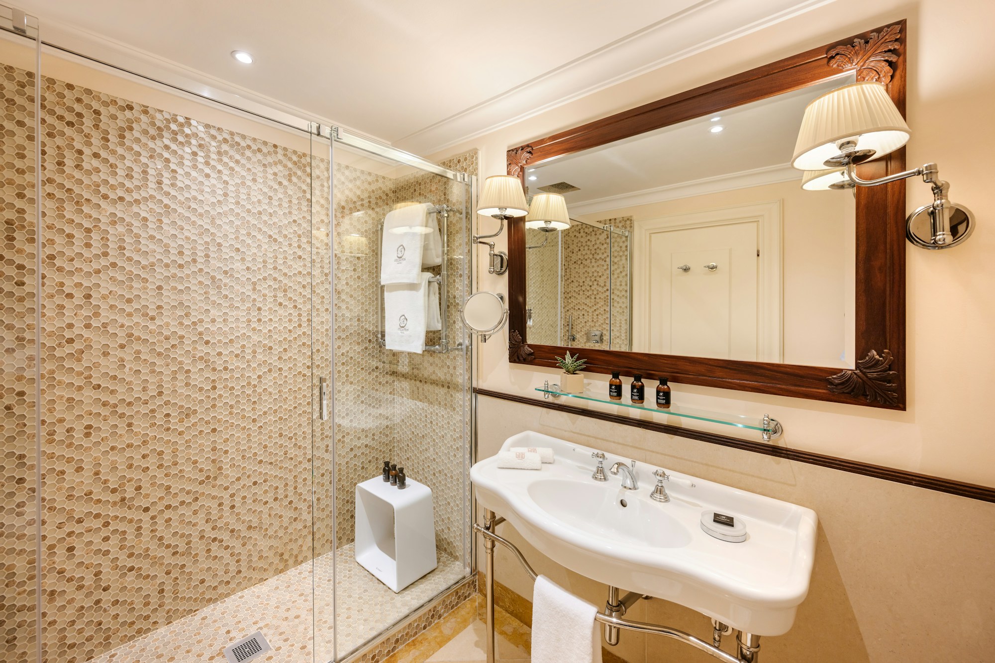 Deluxe Sea Front - Bathroom