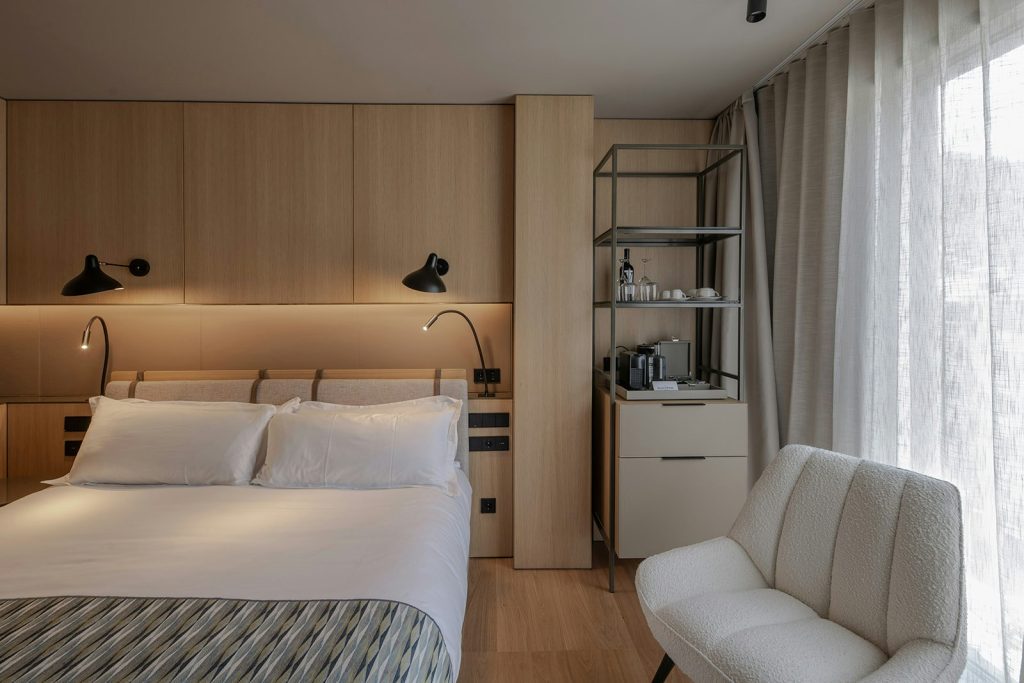 Deluxe Room - Bedroom