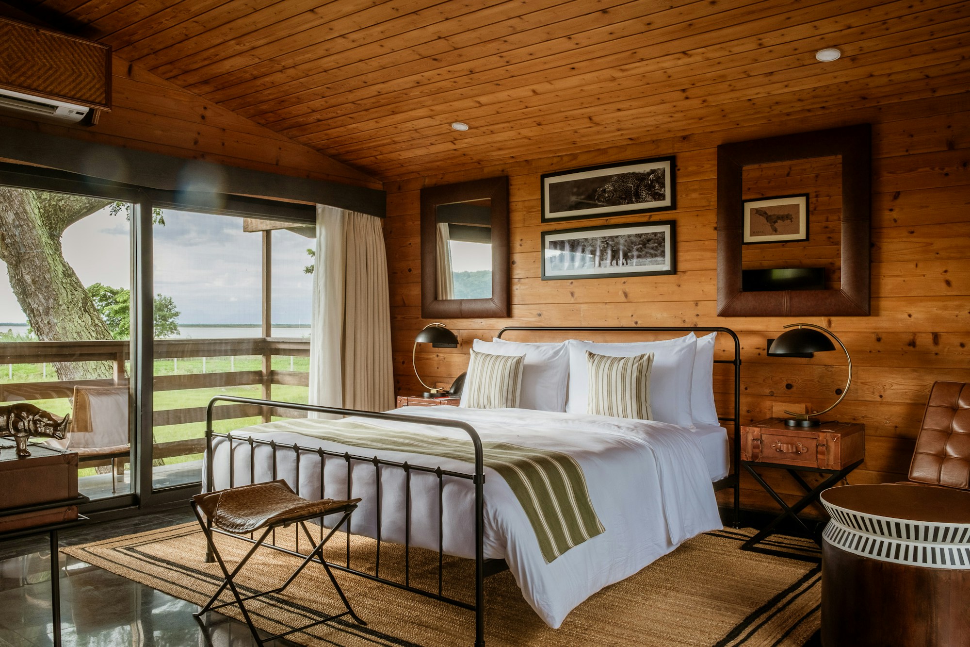 Safari Room with Balcony - Bedroom