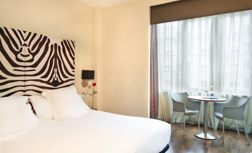 Deluxe - Bedroom