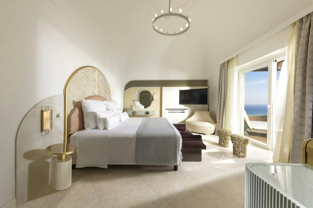 Deluxe Double Room - Bedroom