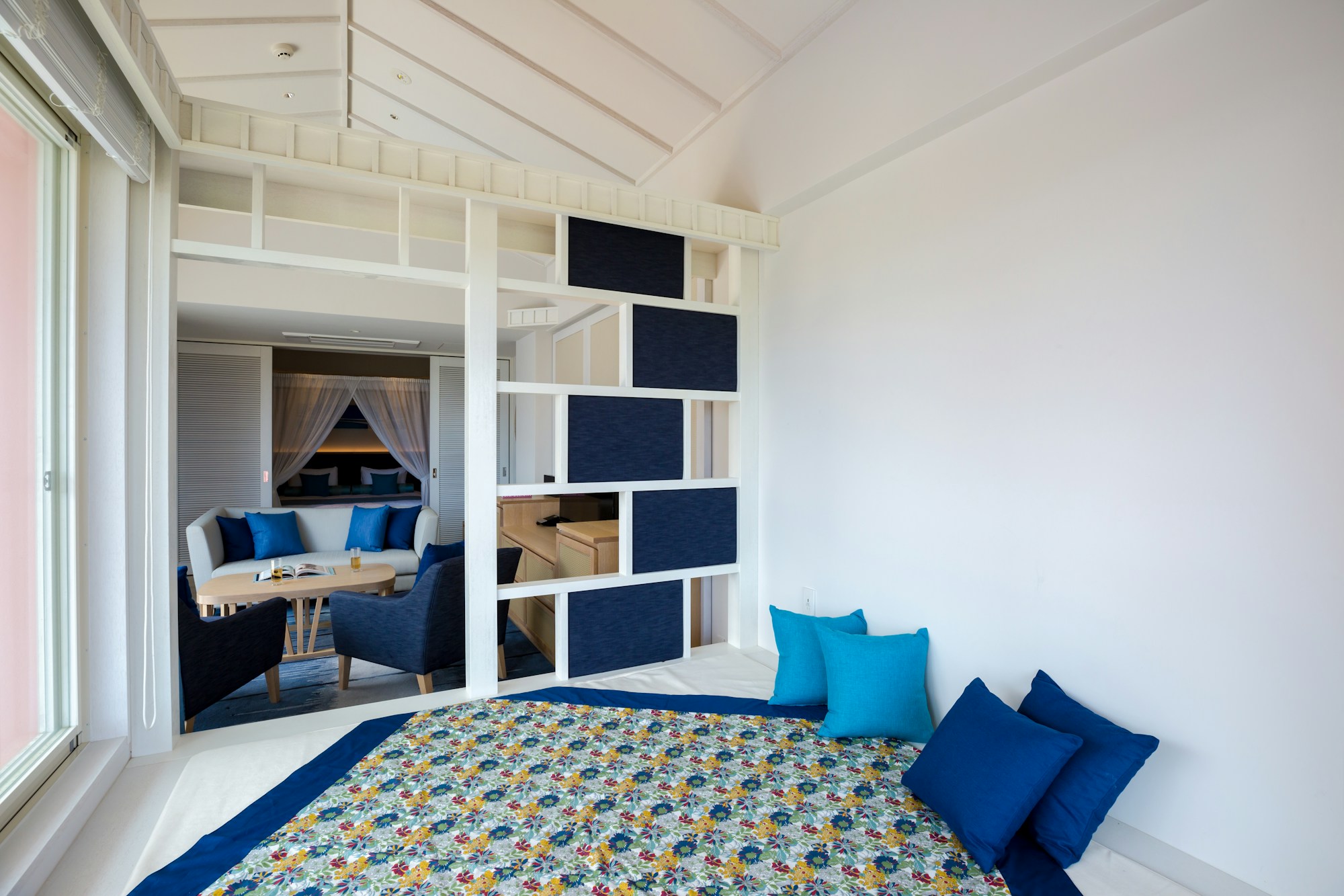 Premier Pool Villa Suite Maisonnette Day Bed