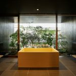 Deluxe Courtyard View Bathroom